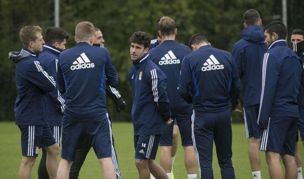 Primer entrenamiento del Real Oviedo después del derbi