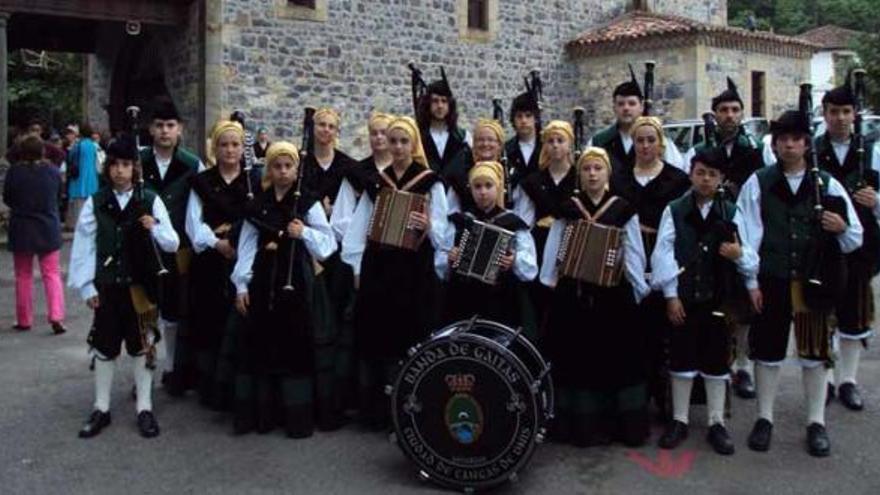 Banda de Gaitas «Ciudad de Cangas de Onís».