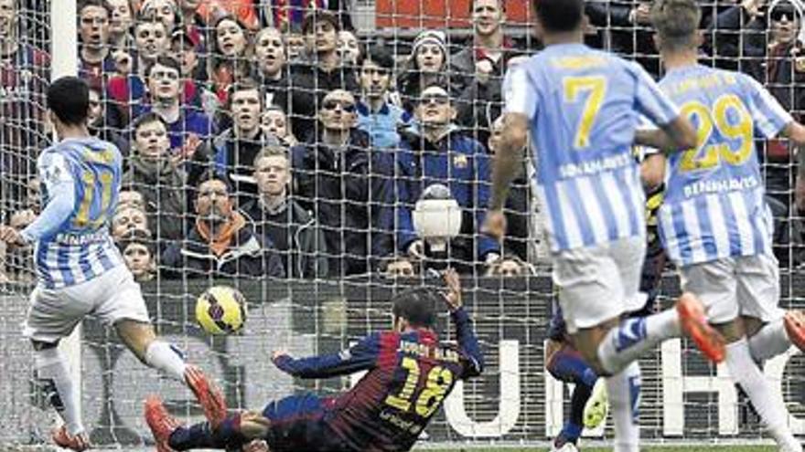 El Barça se desquicia ante el orden defensivo del Málaga