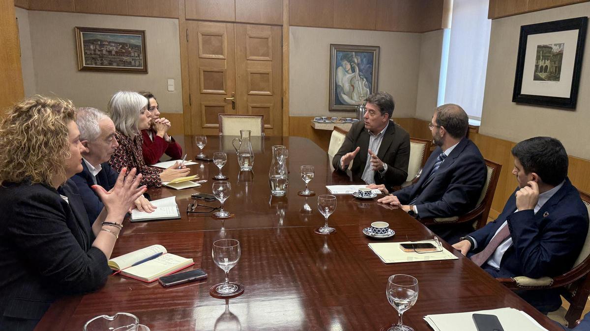 Besteiro celebró una reunión con el secretario de Industria, Jordi García Brusteng