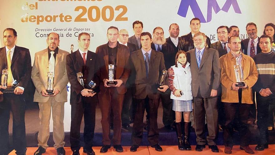 2002: Extremadura sigue ‘pescando’ medallas y éxitos de todos los colores