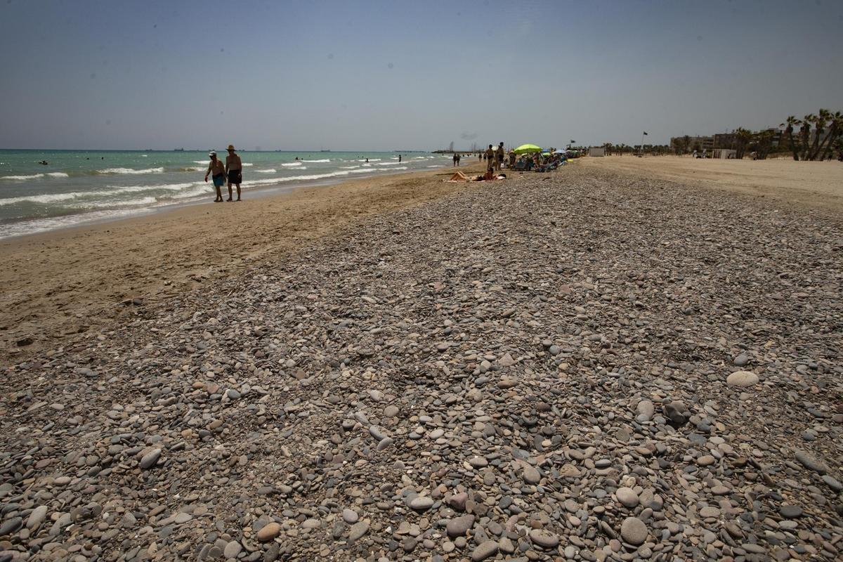 Piedras en la playa de Canet.