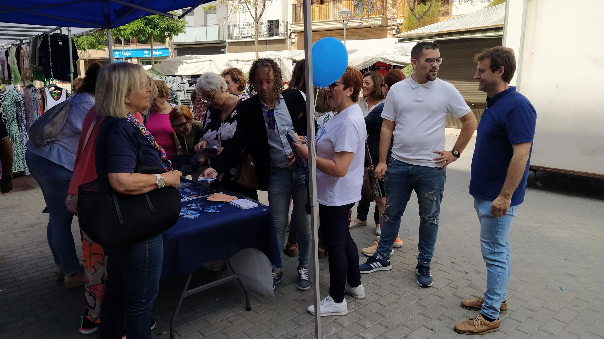 La campaña de los partidos de Tavernes en el mercadillo