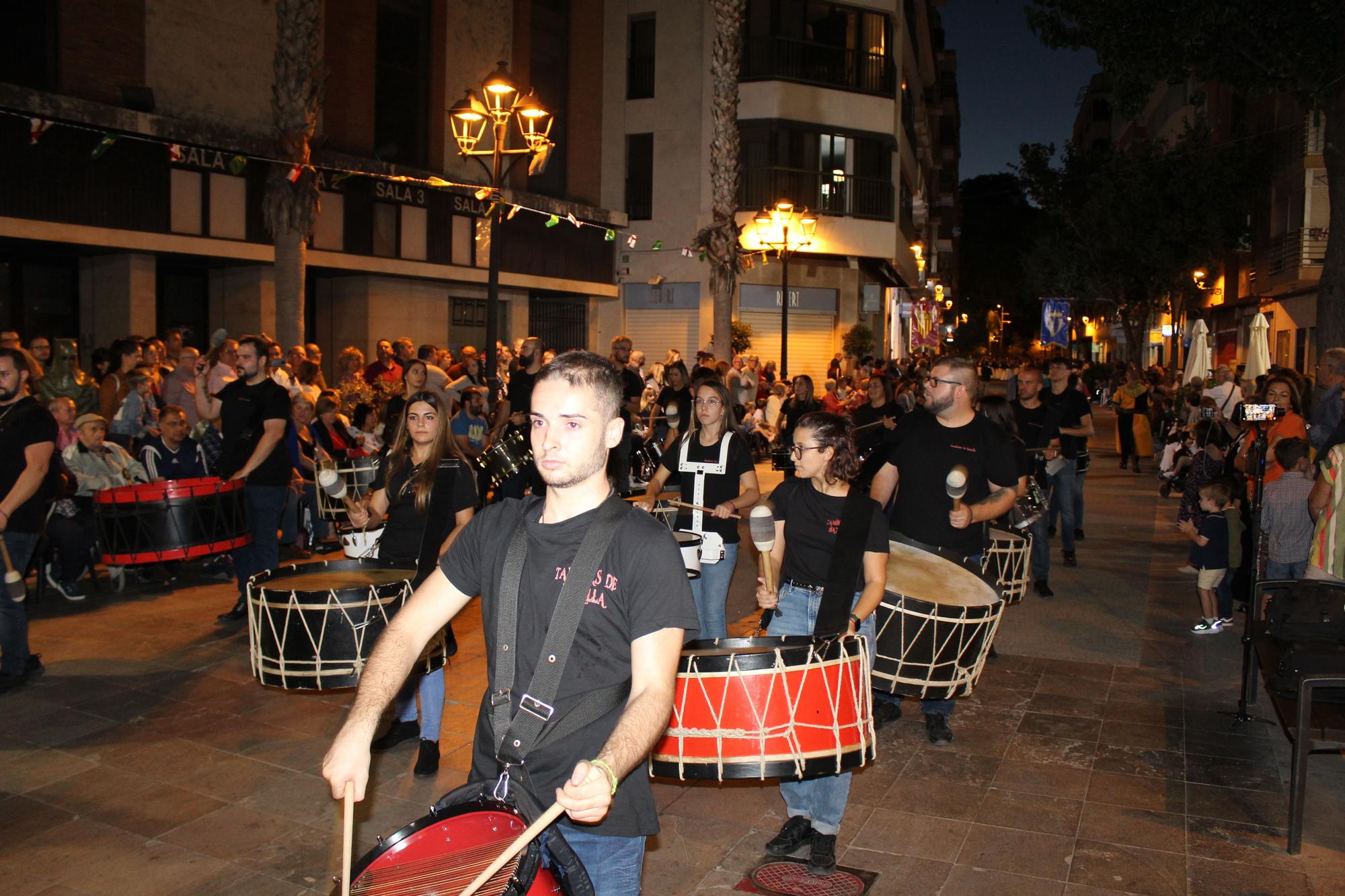 Los Moros y Cristianos conquistan la Vila de Alzira