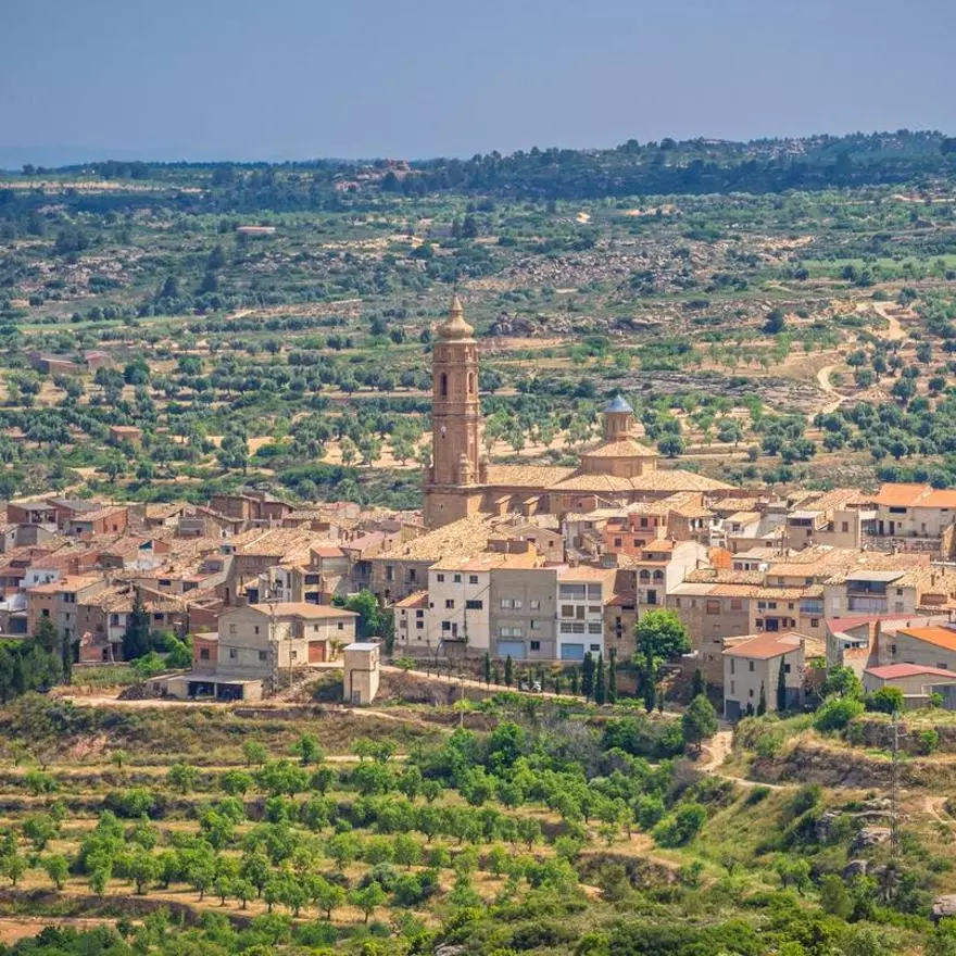 Valdealgorfa, el desconocido pueblo medieval de Teruel que atraviesa el meridiano de Greenwich