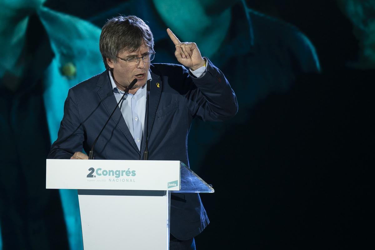 Puigdemont critica el inmovilismo del Estado mientras Junts fija las líneas rojas para la investidura de Pedro Sánchez.