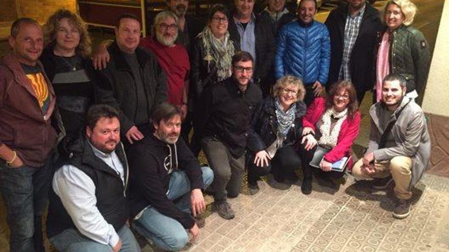 La nova executiva local d&#039;ERC a Artés amb altres membres del partit