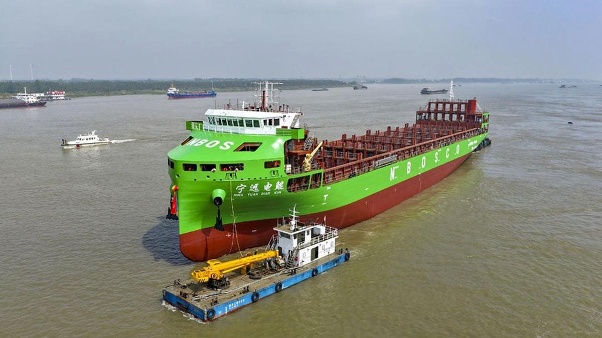 Buque portacontenedores de propulsión eléctrica que una naviera china ya ha puesto en funciondamiento