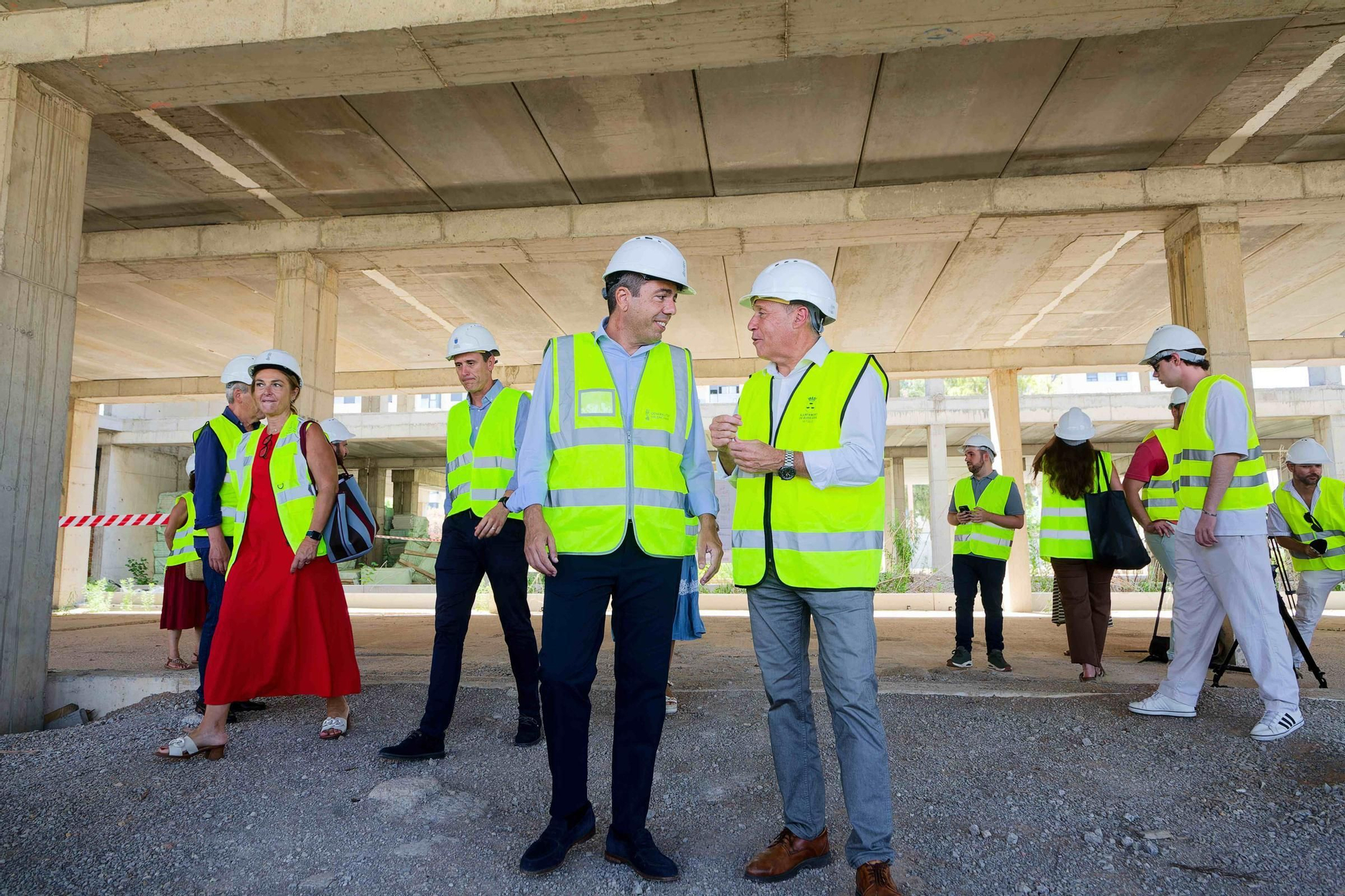 Visita de Mazón al futuro IES Jaume I de Burriana