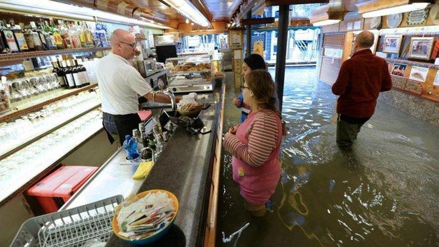 Así es la vida en una Venecia inundada