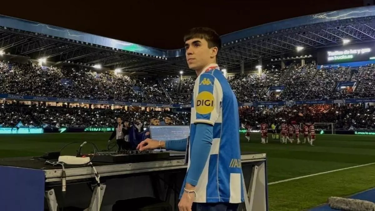 El boirense de 19 años que caldeó el ambiente en Riazor