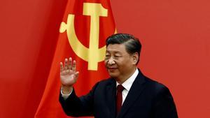 Xi Jinping presenta la nova cúpula xinesa.
