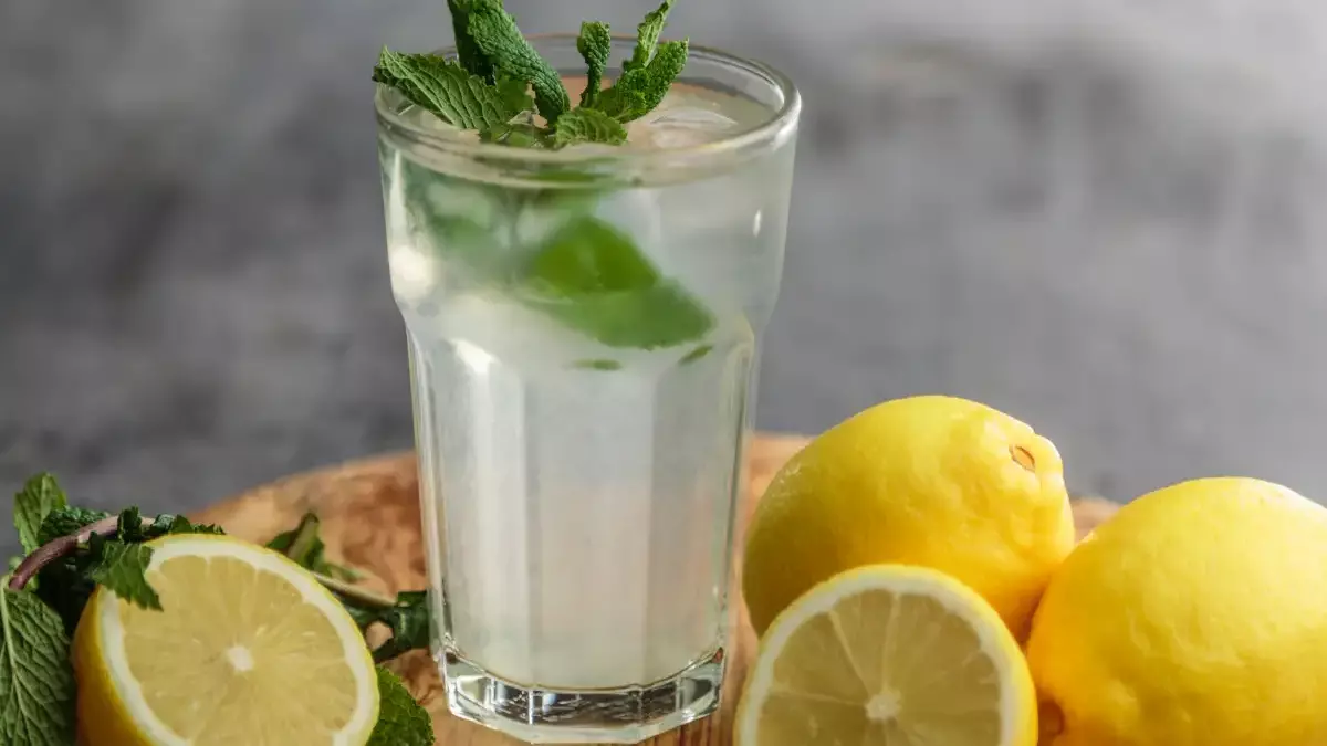 Se trata de una dieta baja en calorías y diurética que contribuye a perder peso de forma rápida.