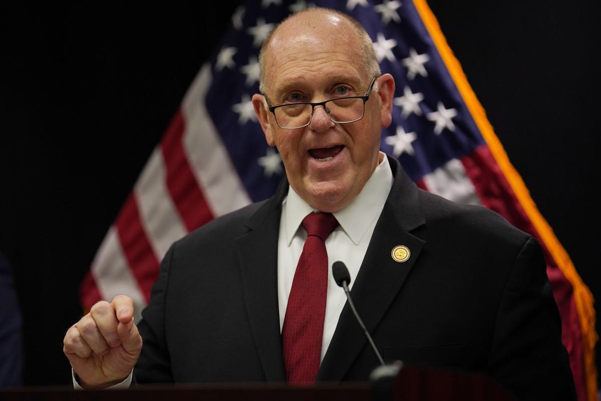 L’enviat de la Casa Blanca a Minneapolis retira 700 agents