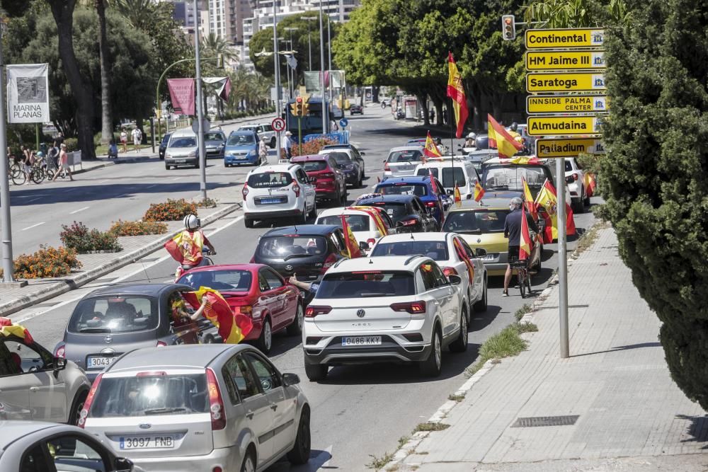 La protesta en coche de Vox colapsa el centro de Palma