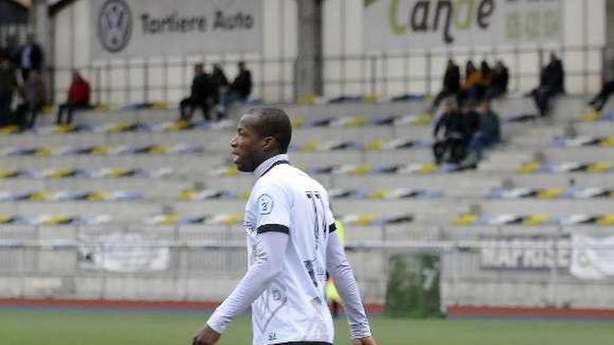 Abraw, durante el partido del domingo ante L&#039;Entregu.