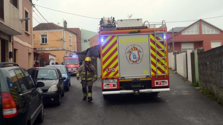 Susto en A Illa por el incendio en una caseta