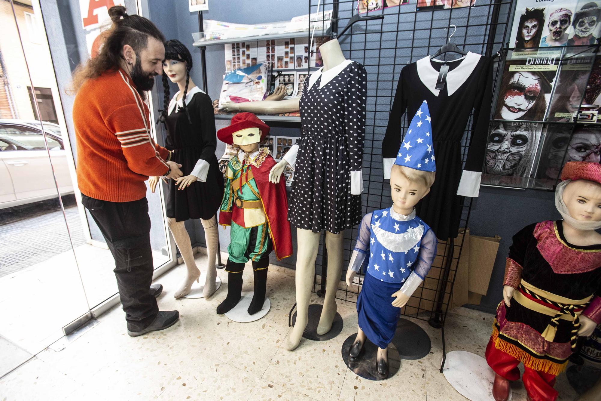 Los disfraces de Miércoles y el maquillaje de Avatar, los reyes del Carnaval 2023 en Alicante