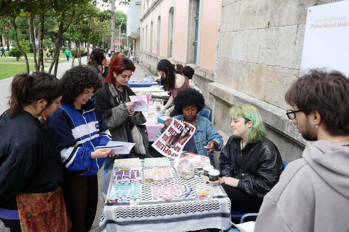 La venta sirvió de anticipo a la festividad de San Ero, que se celebra mañana.