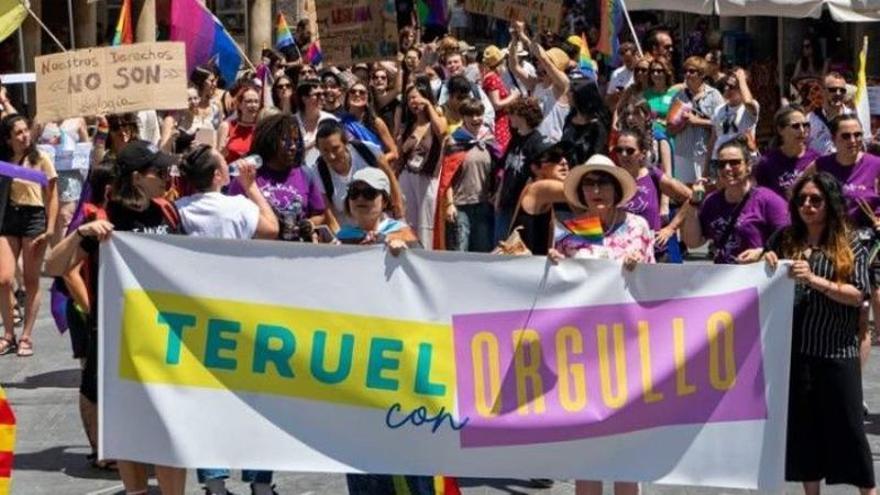 En Teruel las lesbianas también existen... y las de Alicante las apoyan