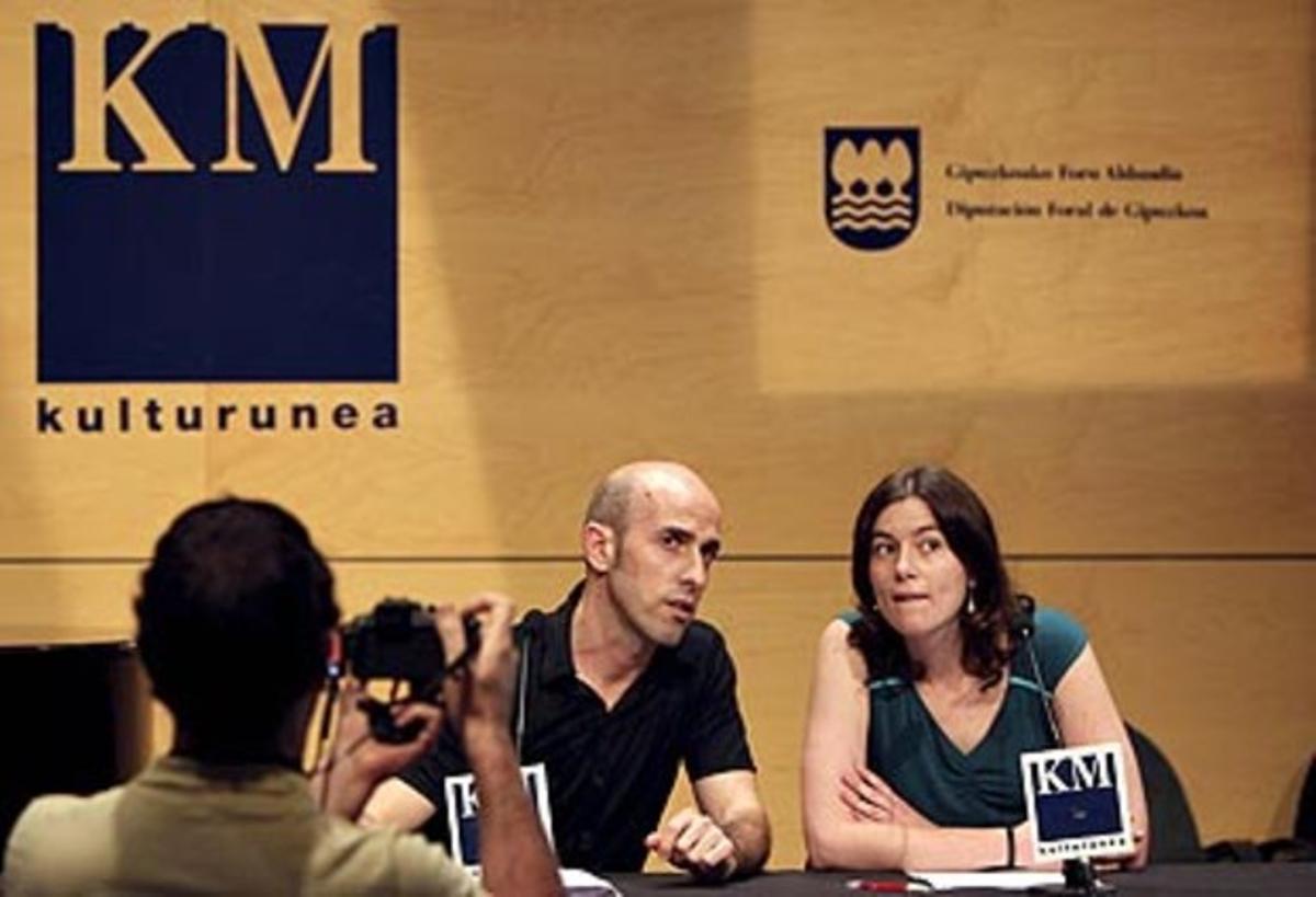 Els representants de la productora Zinez, durant la roda de premsa que han ofert avui a Sant Sebastià. Els representants de la productora Zinez, durant la roda de premsa que han ofert avui a Sant Sebastià.