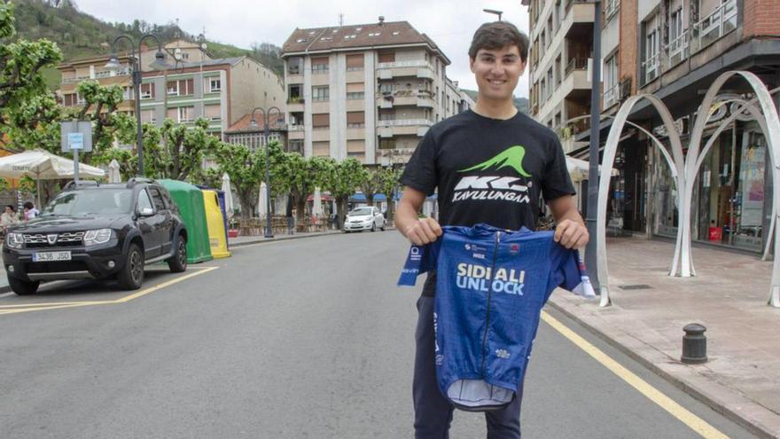 El ciclista asturiano Eduardo Pérez Landaluce estará en la Vueltina tras un año muy complicado