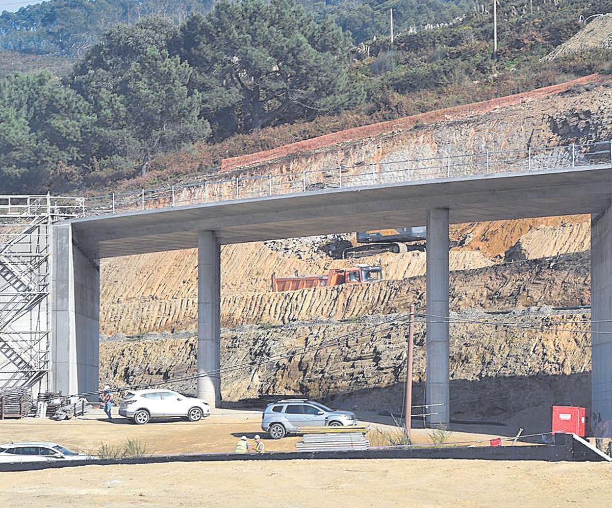 Viaducto para desviar la carretera de Suevos.