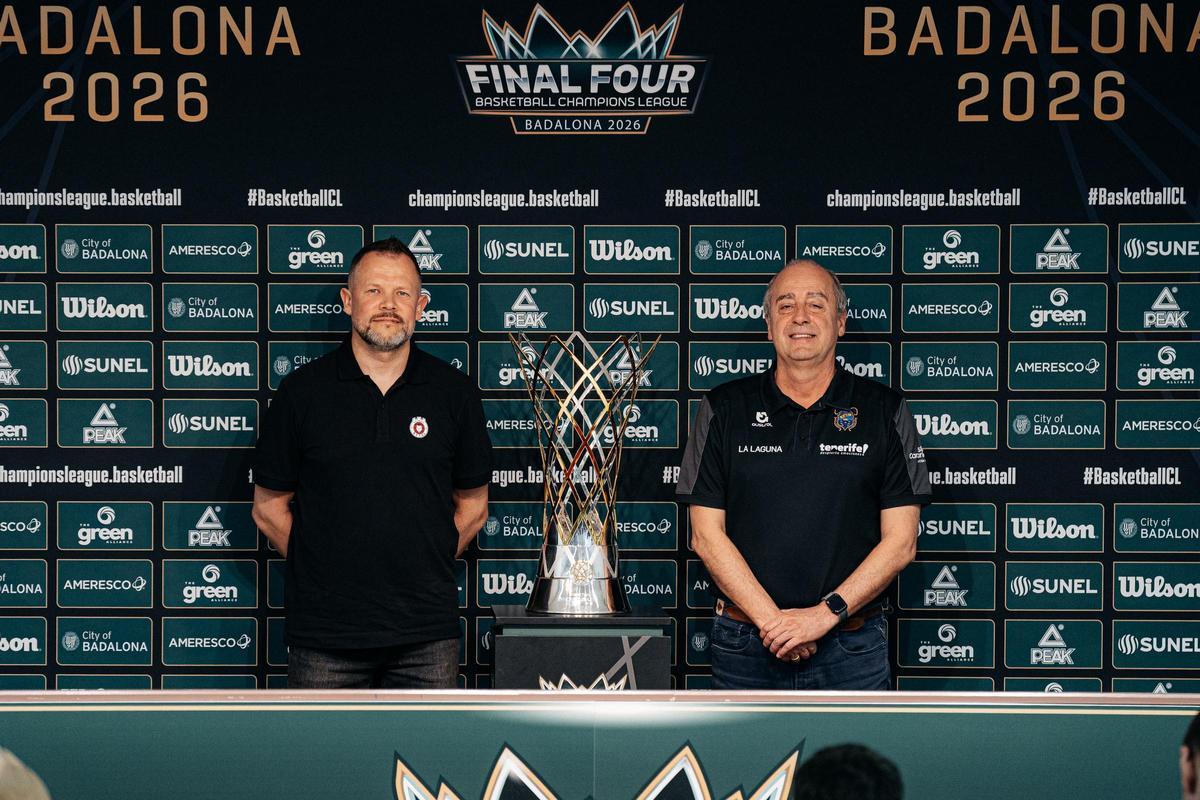 Txus Vidorreta (d), junto a Zibenas, en la rueda de prensa previa al partido de semifinales.