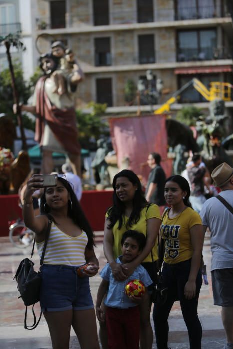 Las Rocas, expuestas en la plaza de la Virgen