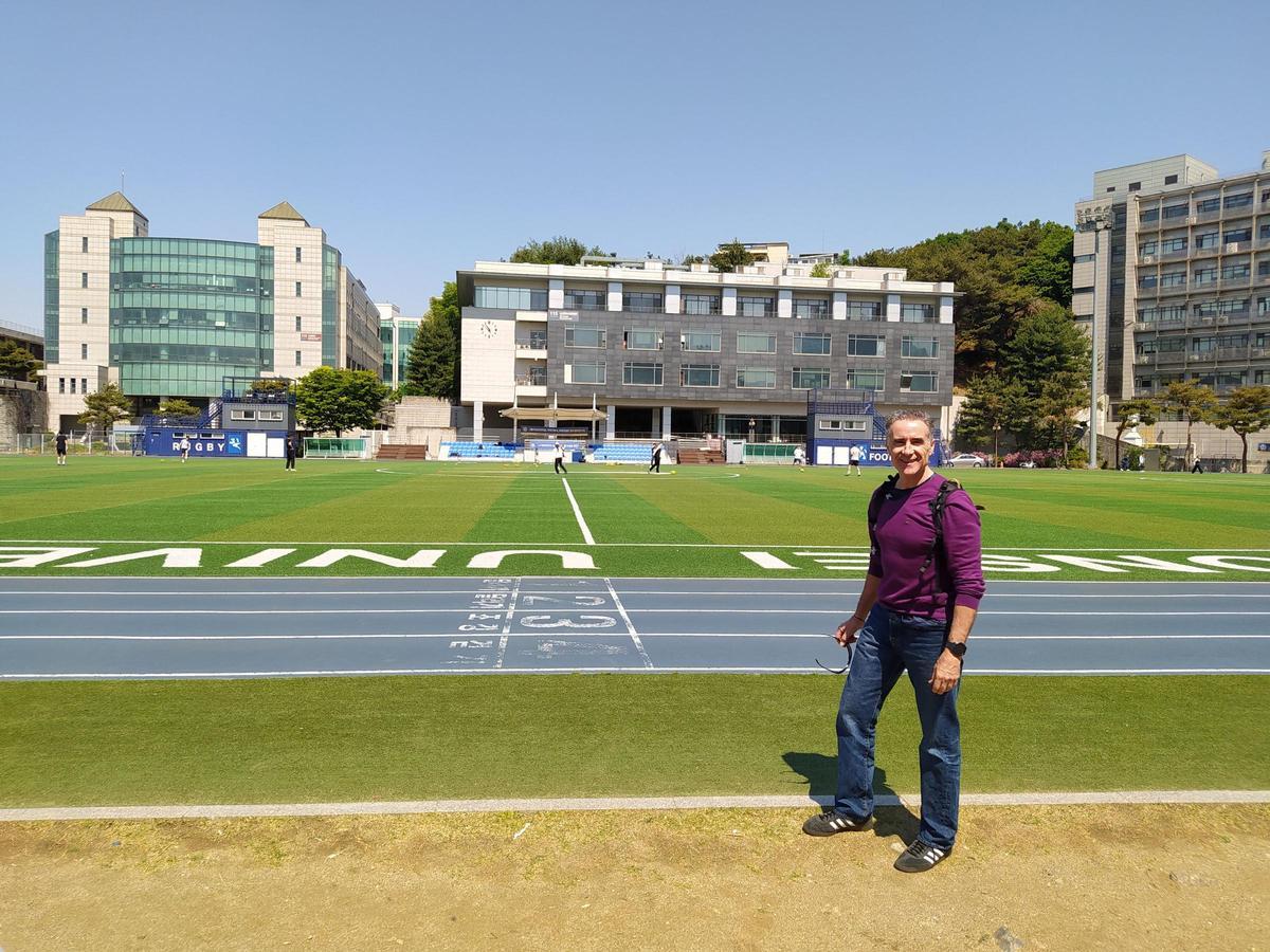 Javier Rodríguez en la Yonsei University de Corea