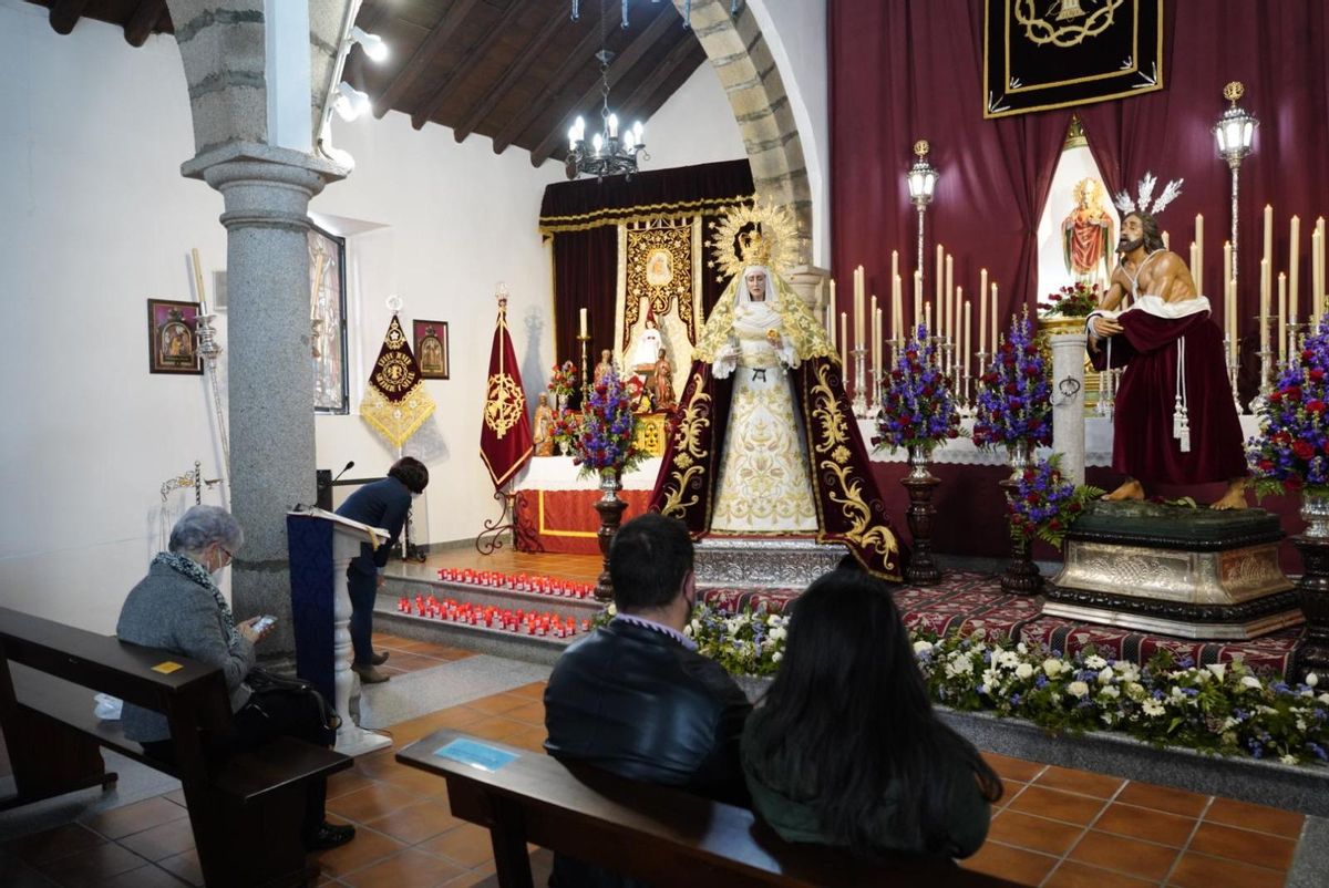 Nuestro Padre Jesús del Silencio Amarrado a la Columna y María Santísima de la Salud.