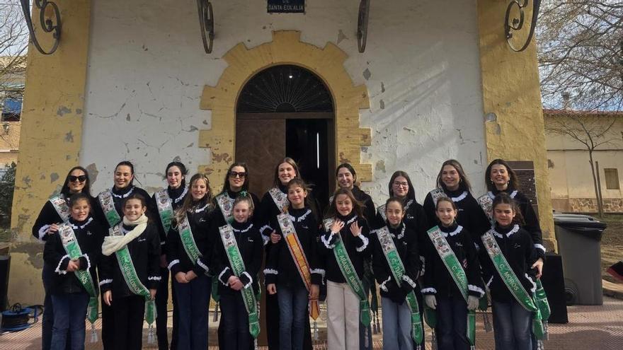 Visita "real" de los Moros y Cristianos de Sax a la Colonia Santa Eulalia