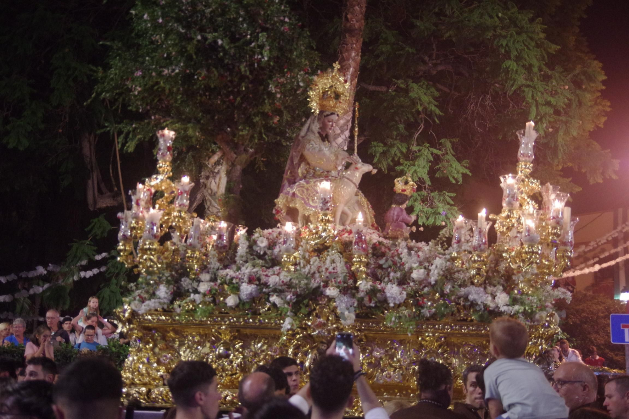 La procesión de la Divina Pastora por su Coronación Canónica, en imágenes