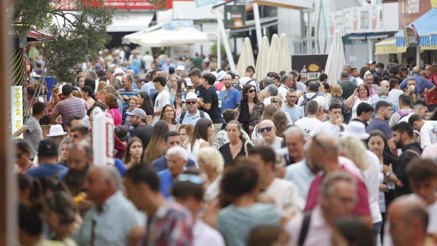 Visitantes en el recinto Luis Adaro durante la celebración de la Feria Internacional de Muestras de Asturias el pasado agosto. | David Cabo