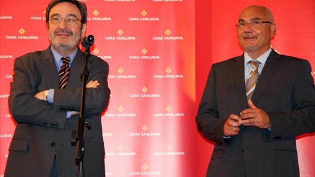 Narcís Serra (izquierda) y Adolf Todó, en una aparición ante la prensa en el 2010.