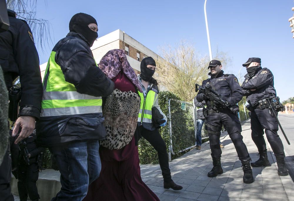 La Policía detiene a una yihadista en Alicante
