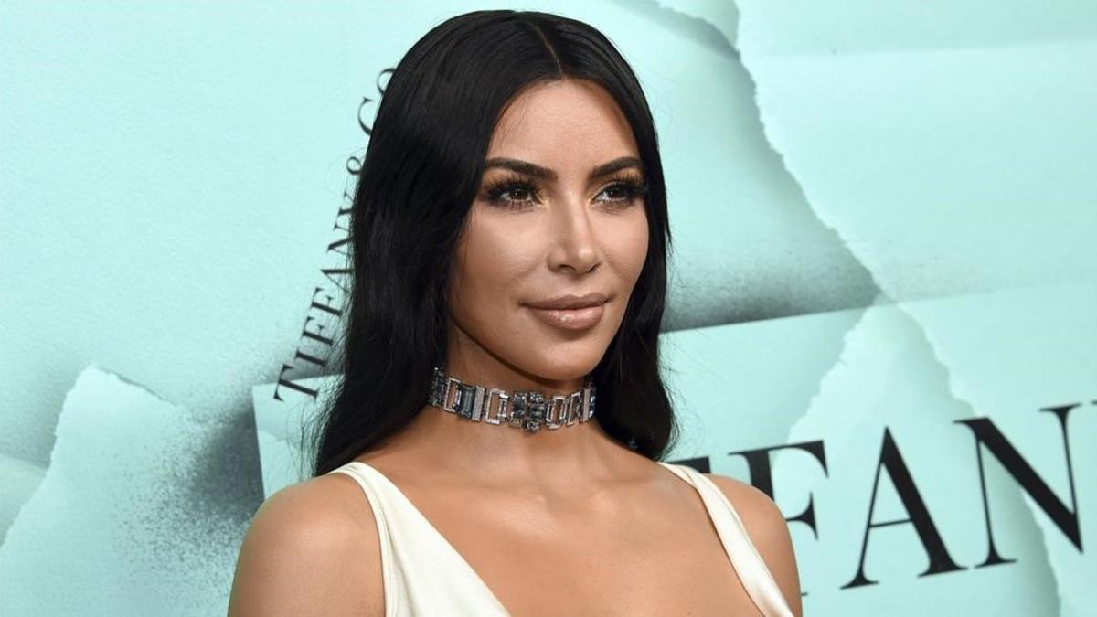 Kim Kardashian ayuda a rebajar las penas a 17 presos