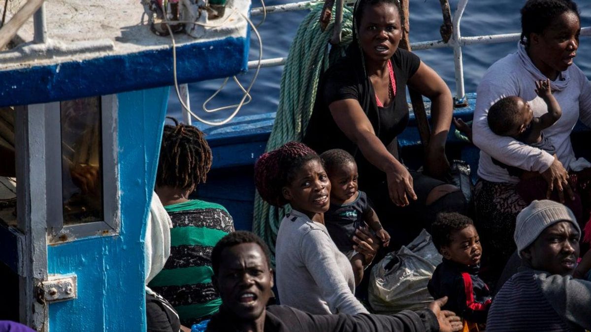 Se calcula de al menos 10 personas mueren al día intentando llegar a la Península o las Islas.