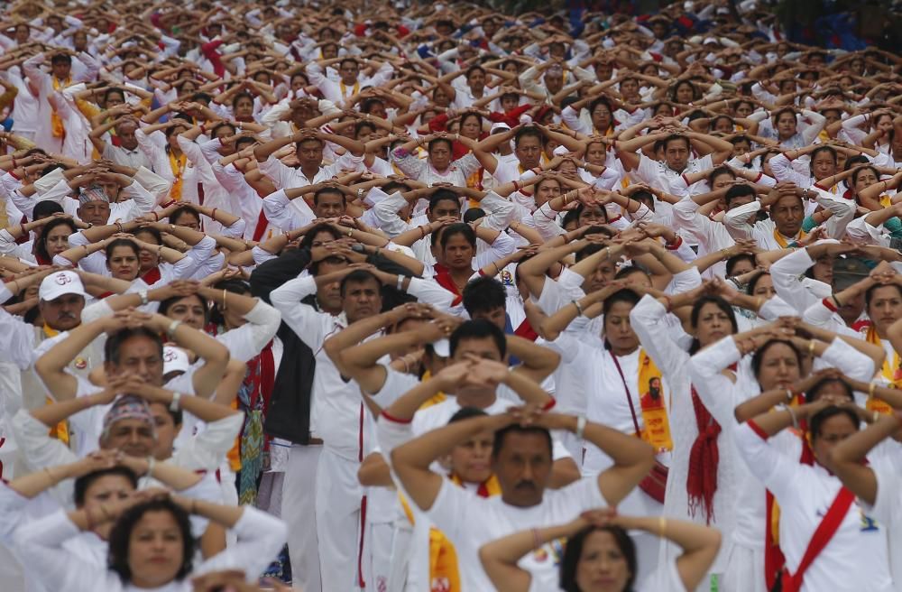 La India celebra el Día Internacional del Yoga