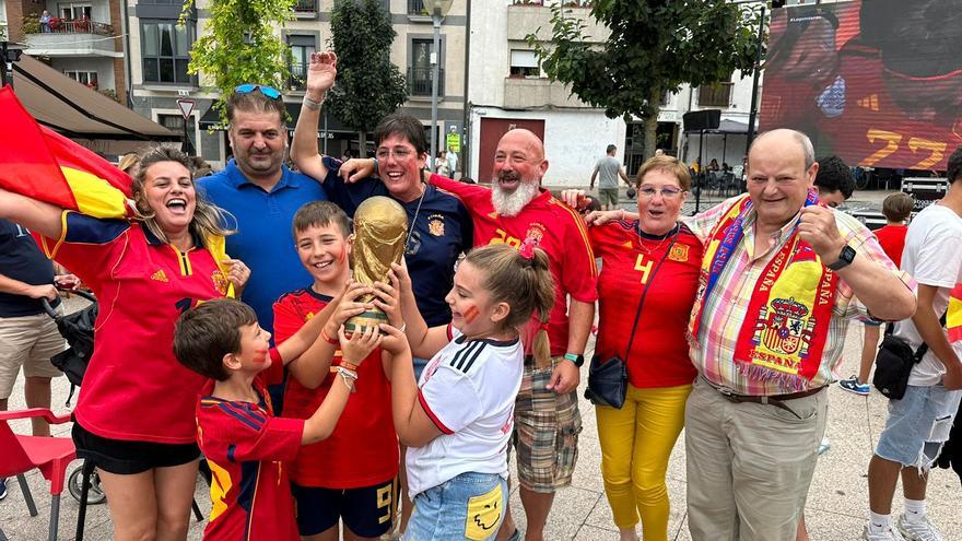 La Pola vibra con el triunfo mundial de la España de Montse Tomé