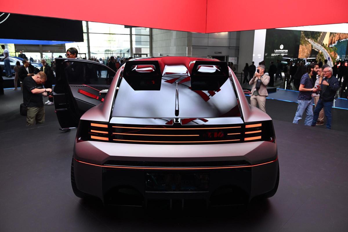 Peugeot E-T16 Concept