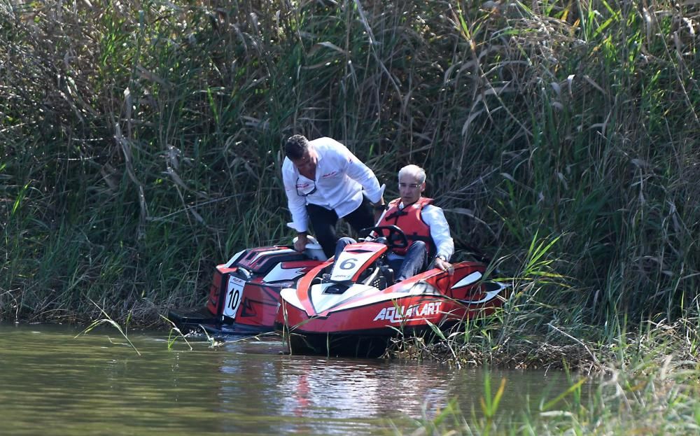 Francisco Conde, a lomos de una moto acuática en Sanxenxo