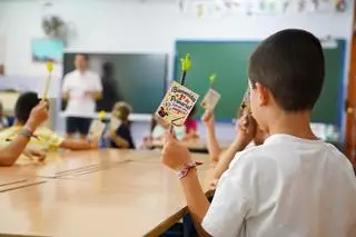 Nervios, reencuentros y primeras mochilas: así ha sido la vuelta al cole, en imágenes