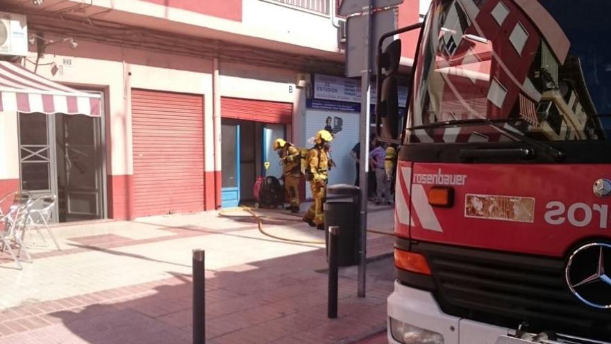 Los bomberos en plena actuación