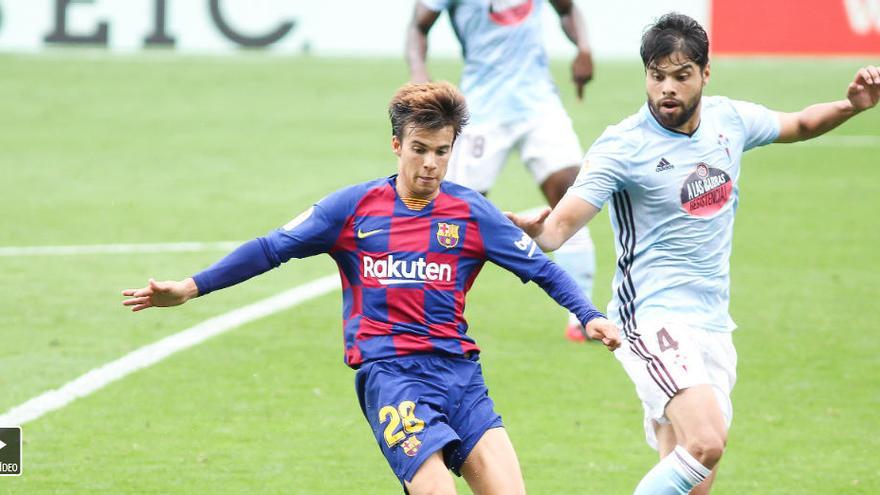 Riqui Puig durant una jugada aquest dissabte contra el Celta de Vigo