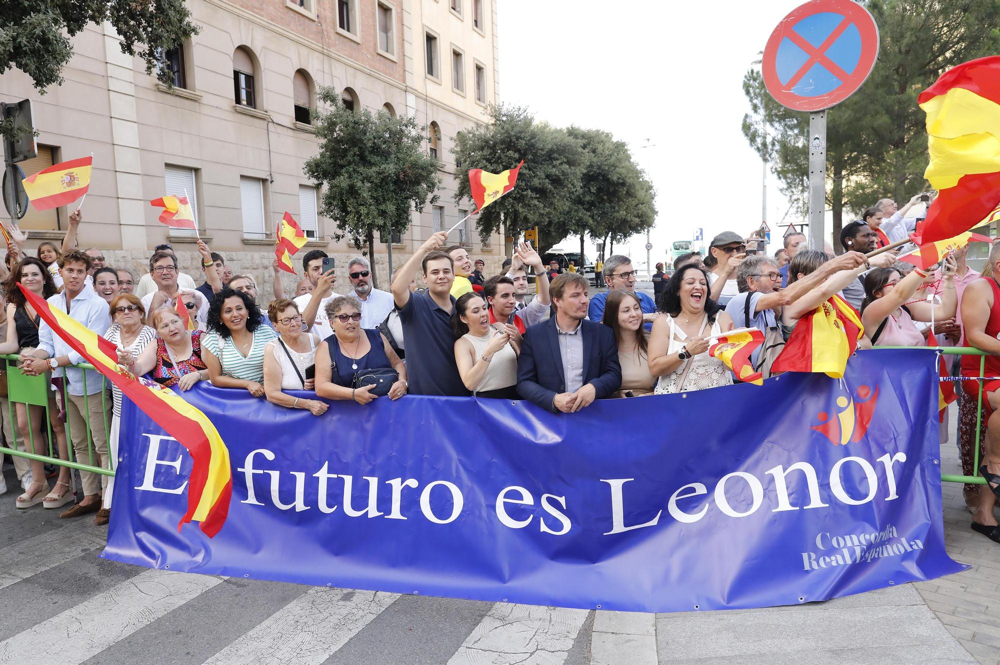 Policies i manifestants per la visita d'Elionor a Figueres