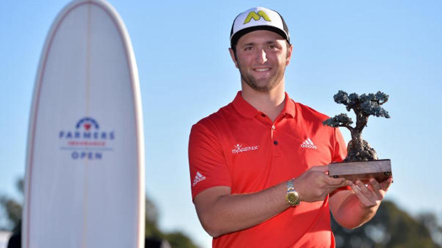 Jon Rahm logró su primera victoria como profesional al ganar el Farmers Insurance Open