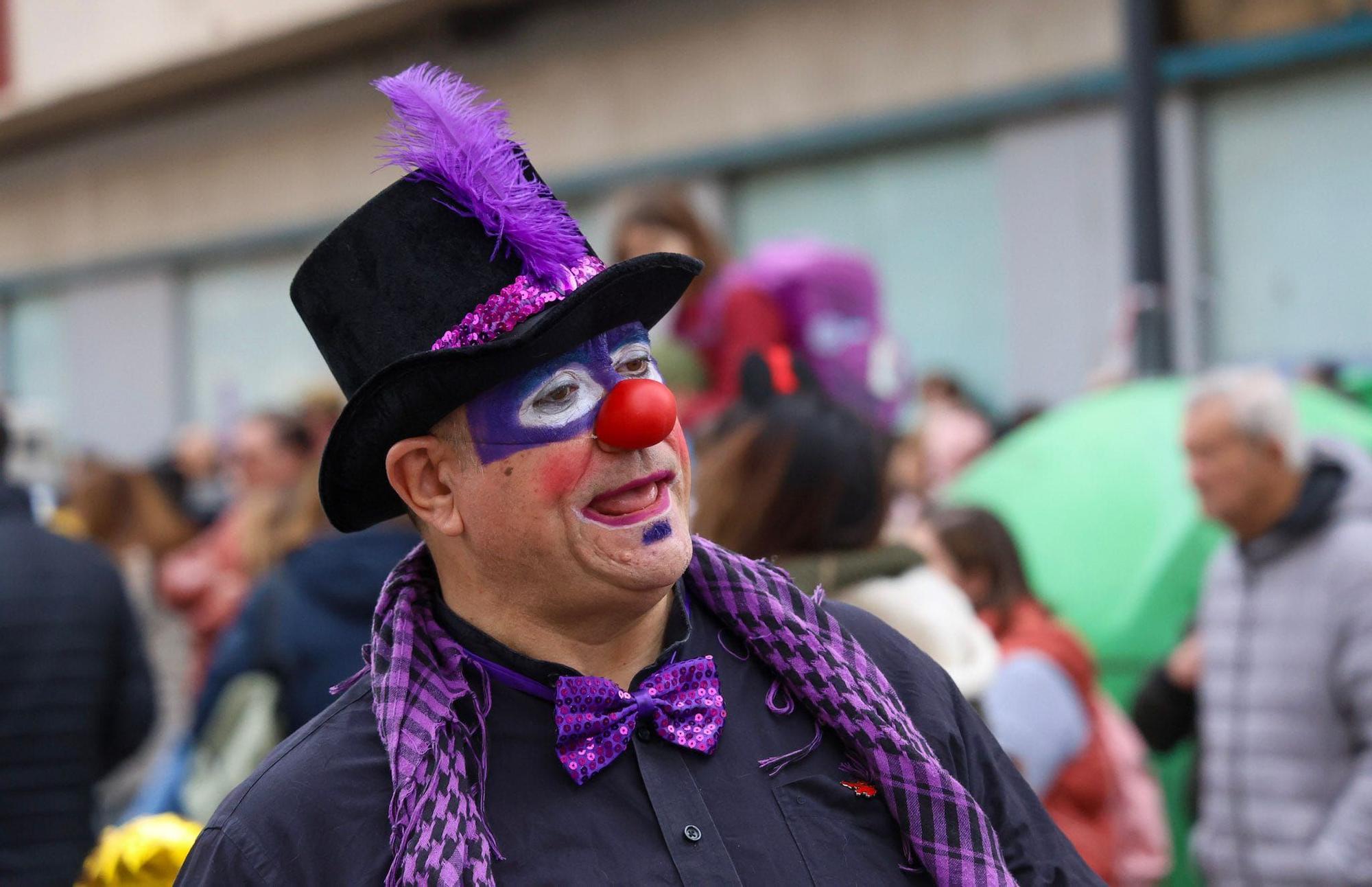 El Cabanyal se vuelca con el carnaval más americano con el 'Mardi Grass' de Nueva Orleans