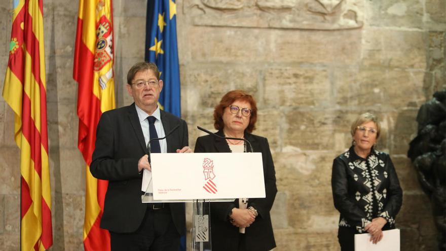 El jefe del Consell, Ximo Puig, atiende a los medios junto a Gloria Calero (delegada del Gobierno) y Ana Barceló (consellera de Sanidad).