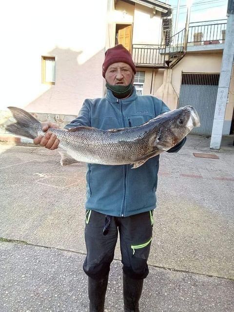 José Manuel Quintana con el ejemplar.